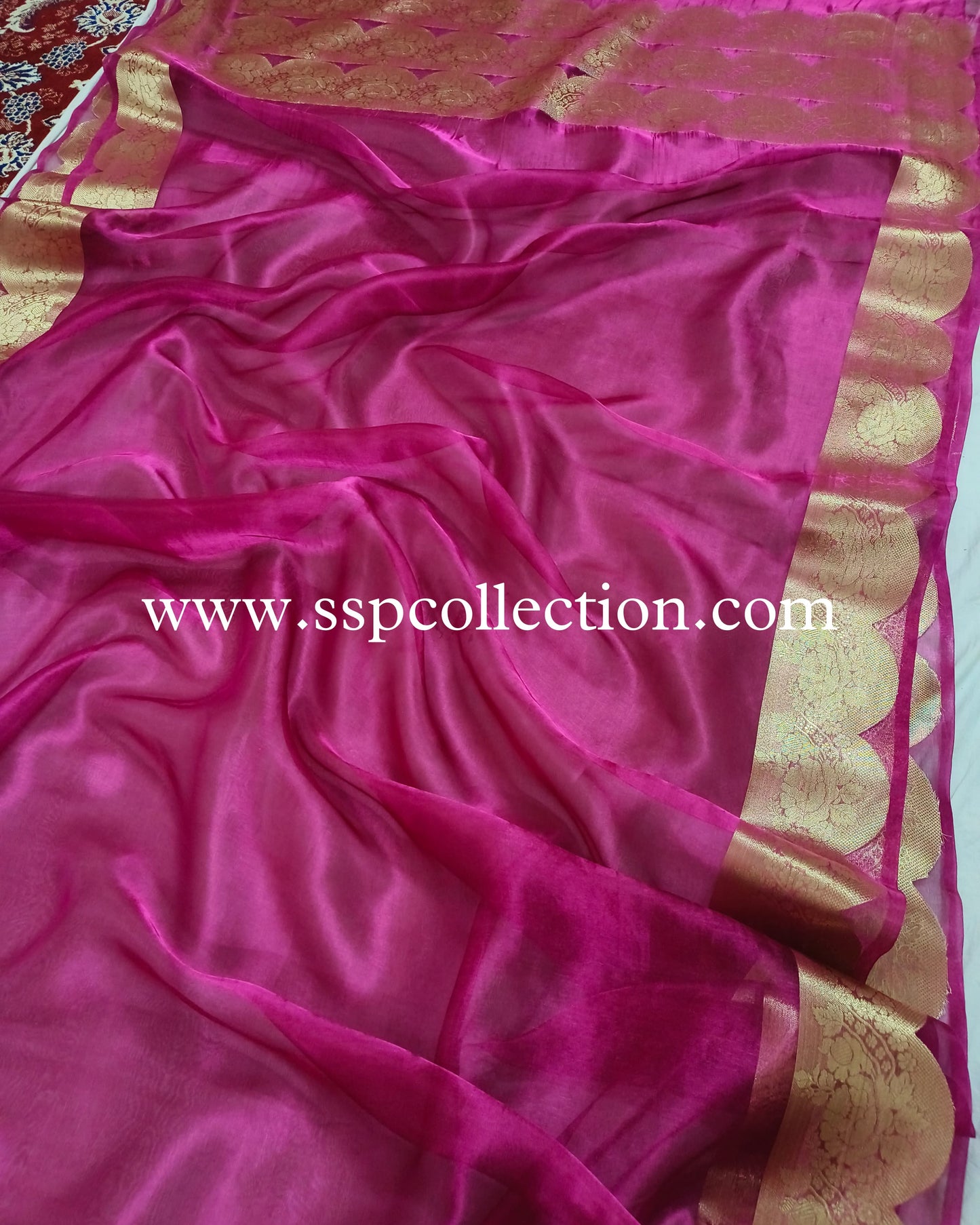 Pink Scallop Border Pure Tissue Silk Banarasi Saree