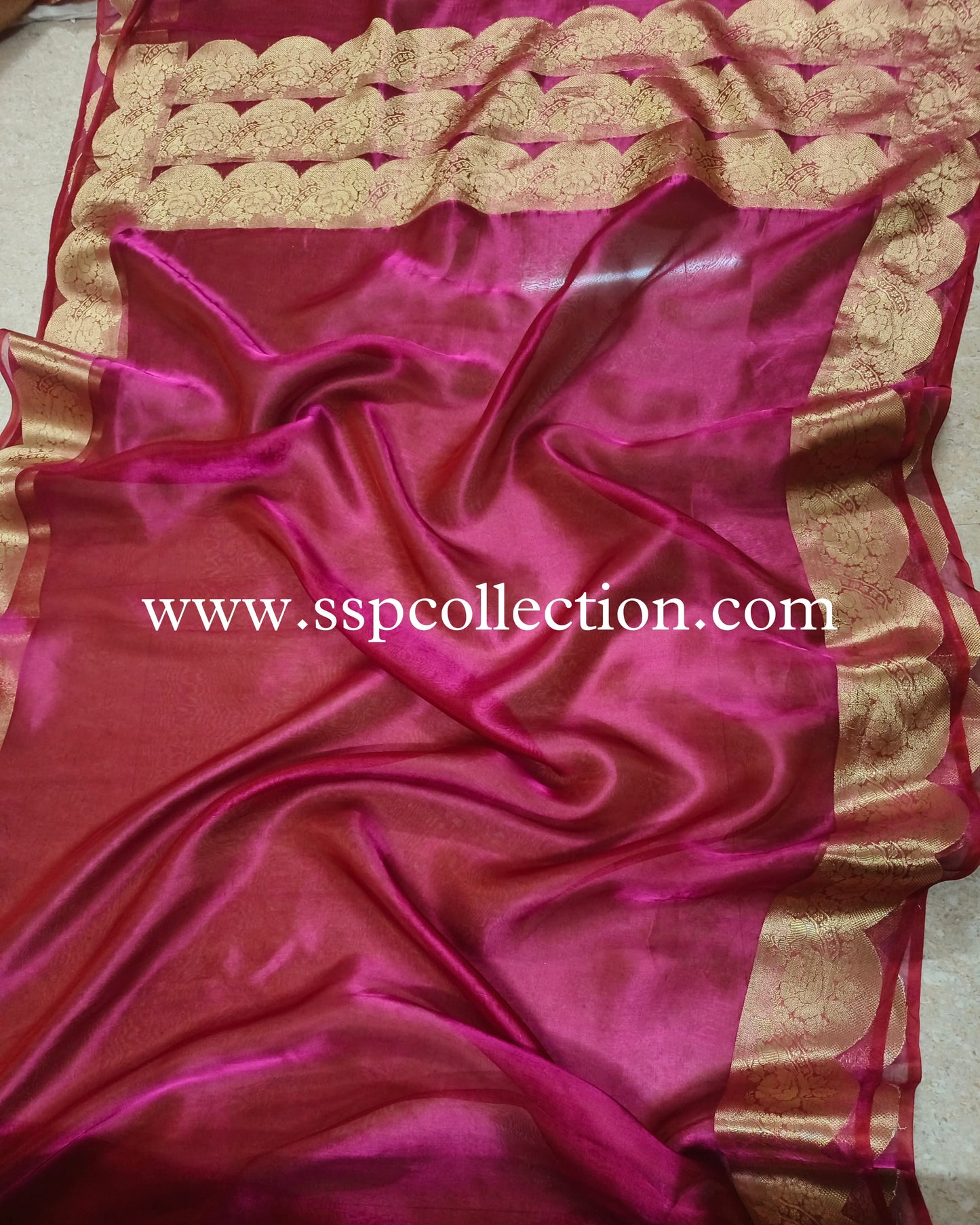 Red-Pink Scallop Border Pure Tissue Silk Banarasi Saree